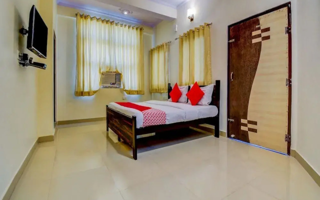 OYO Flagship 22942 Hotel Opal