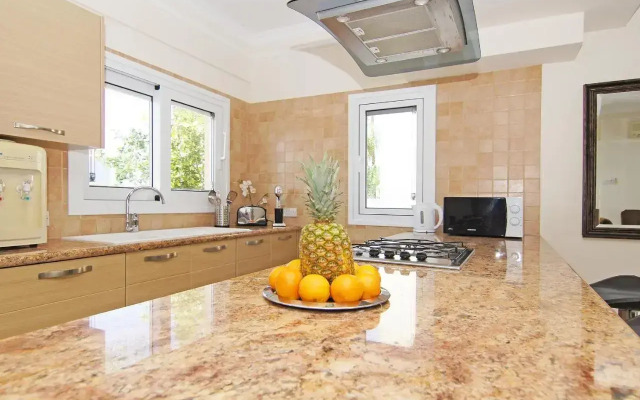 Villa Alyson