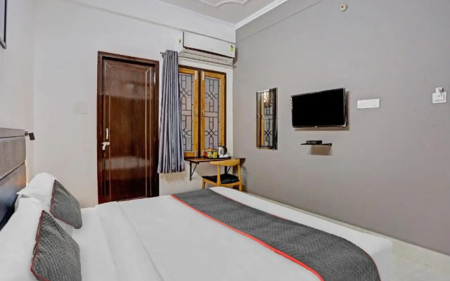 Oyo Townhouse 1082 Holidayy Inn