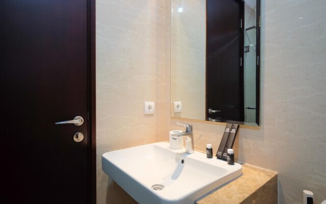 Homey And Comfy Studio Room At Menteng Park Apartment