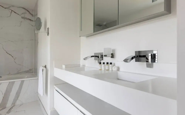 West Heath Road by Onefinestay