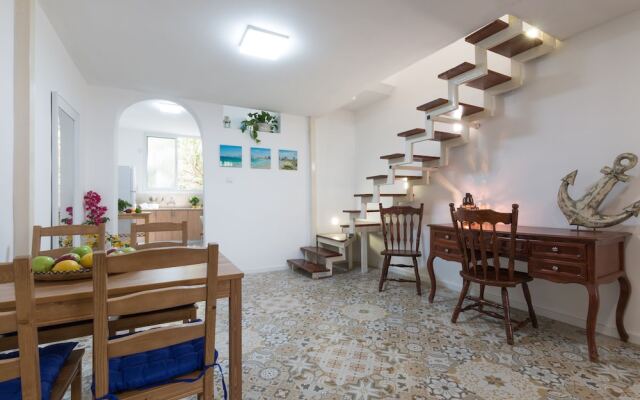 Gorgeous Apt in Neve Tzedek with Parking