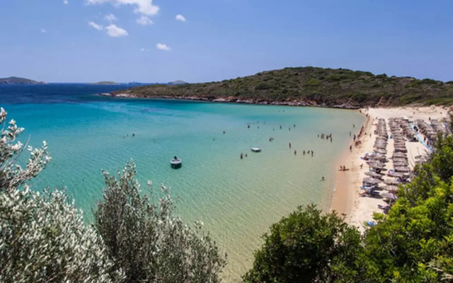 Comfortable Villa Near Sea in Andros