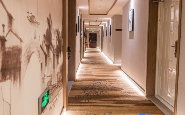 Rugao Yunlai Jurong Hotel