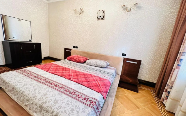 SPACIOUS Apt in Yerevan with JACUZZI Near Opera