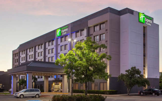 Holiday Inn Express & Suites Mississauga-Toronto Southwest by IHG