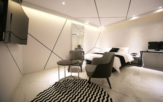 La Luce Hotel