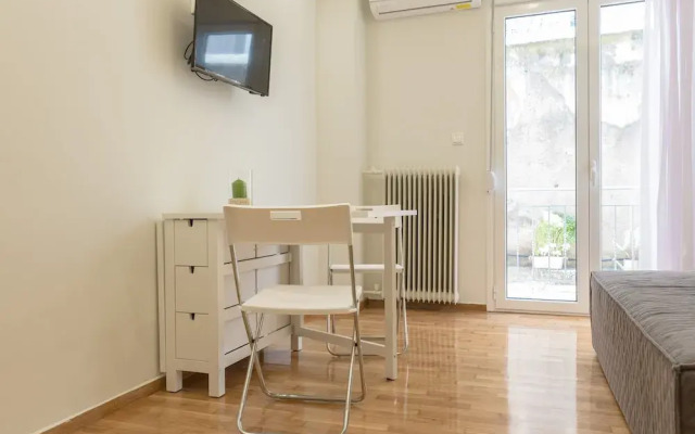 Cozy Flat with Terrace & Patio near Lycabettus
