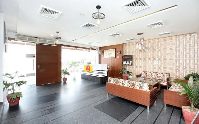 OYO 7100 Hotel Crossroads