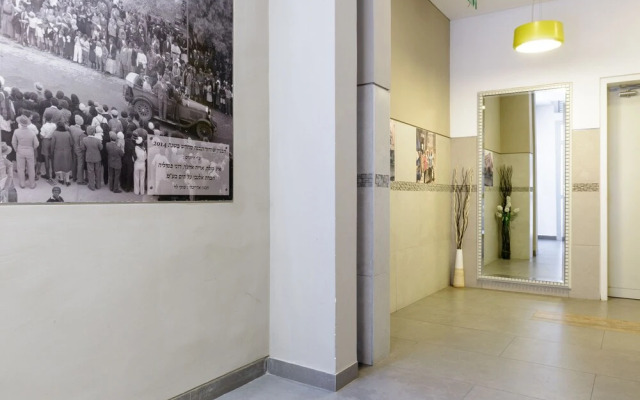 Bauhaus Boutique by TLV2rent