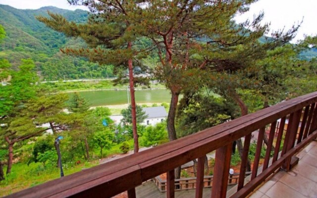 Danyang Sky Garden Pension
