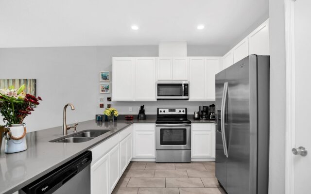 Charming Chalet at Compass Bay Cb101