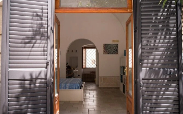 La bottega Ostuni by Typney