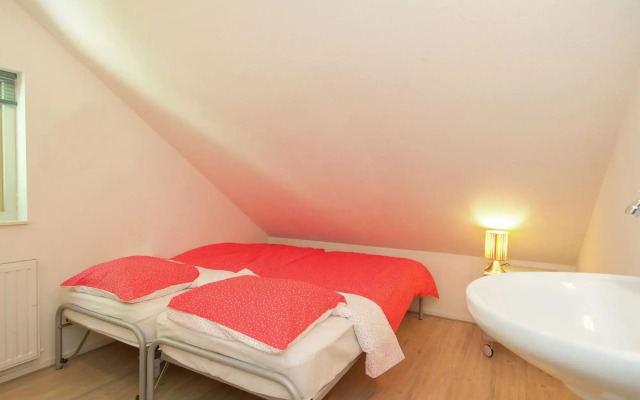 Superb holiday home in Oudemirdum with fireplace