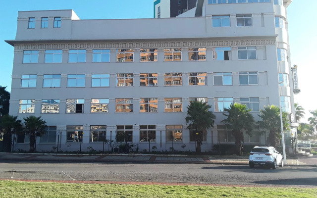Parade Hotel