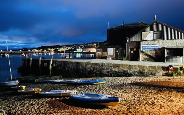 Crab Shack Apartments - Stylish back beach duplex apartment, Teignmouth