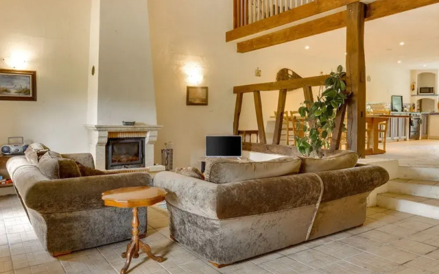 Secluded Holiday Home in Lacapelle-biron With Swimming Pool