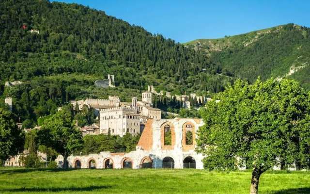 Secluded Mansion in Perugia with Hot Tub