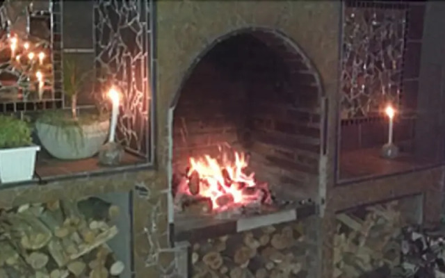 44 On Ennis Guest Lodge and Restaurant