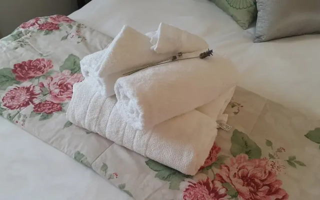 Artists Retreat B And B Self Catering