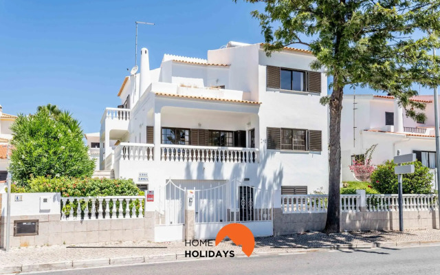 #072 Fantastic and Typical House with Pool and 3m Beach