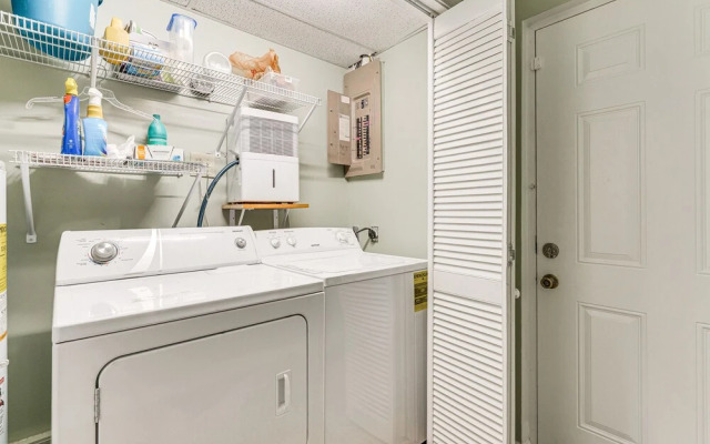 Pet-friendly Hiawassee Cabin w/ Lake Views & Sauna