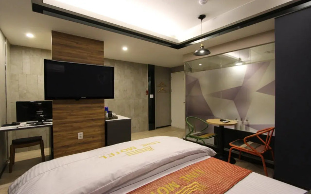 Line Motel