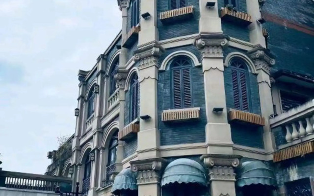 Qianshi Jinsheng Hotel