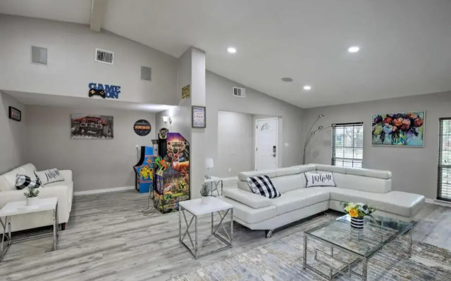 Collins Family-Friendly Texas Home with Private Pool!
