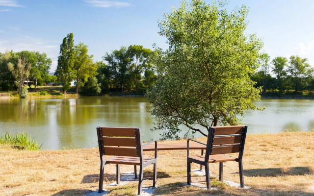 The Originals Access, Hôtel Bordeaux Lac