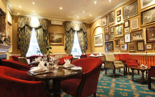 The Leonard Hotel