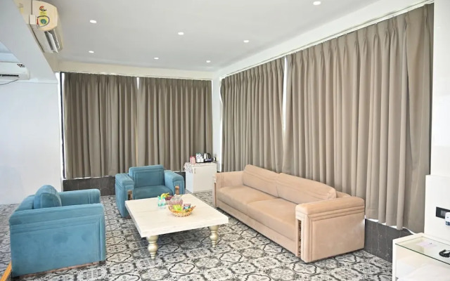Urvi Banquets & Guest House