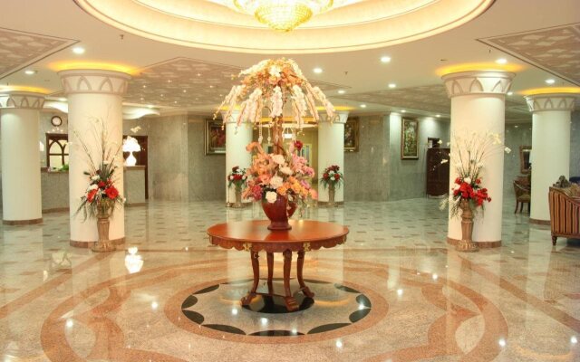 Sara Plaza Apartment Hotel
