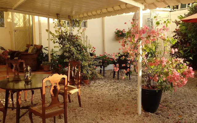Le Cactus Guesthouse