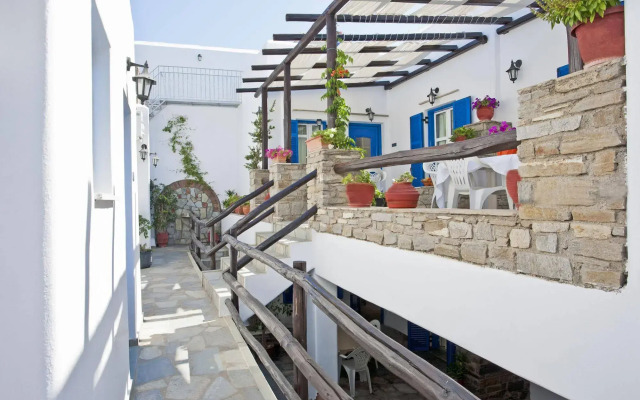 Stefano Apartments