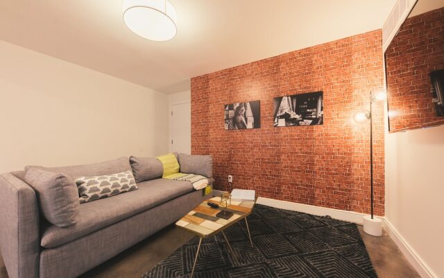 WanderJaunt Apts near Roosevelt Row