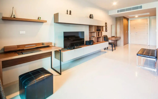Seaview modern Apartment at Karon Hill