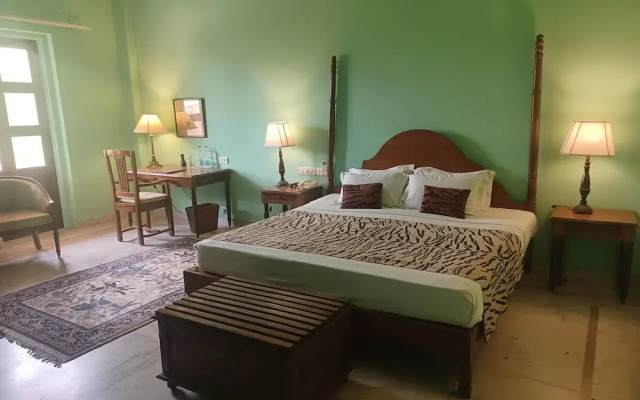 Hotel Dev Vilas