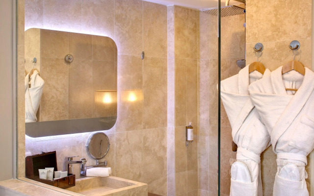 Grand Hotel Des Sablettes Plage, Curio Collection By Hilton