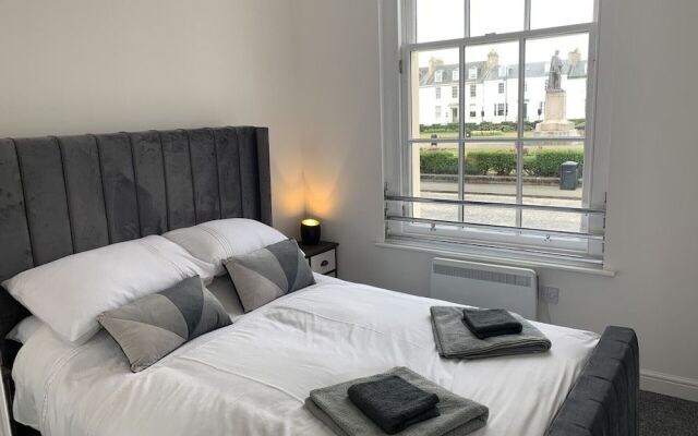 Ayr Cozy Corner Apartment