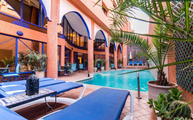 Hôtel Les Trois Palmiers