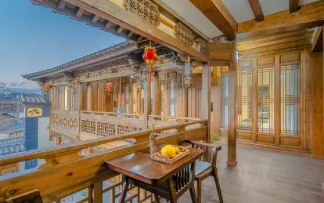 Shaxi Yishui Yifang Homestay