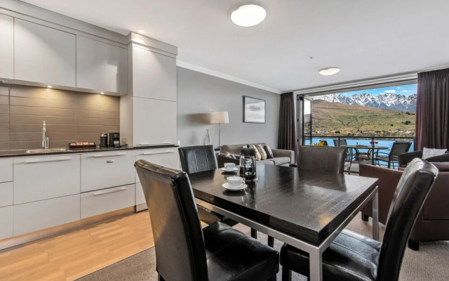 Lake Views at The Shores - Private Apartment