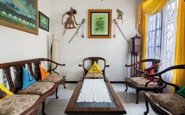 OYO 3067 Flamboyan Homestay Syariah