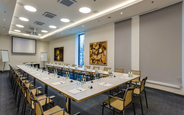 Holiday Inn Warsaw City Centre