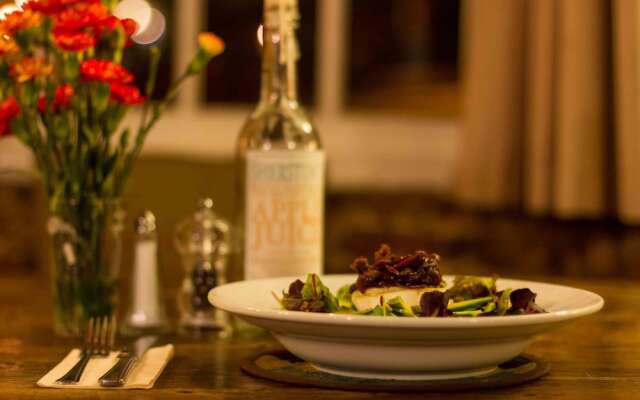 The Holford Arms - Campground