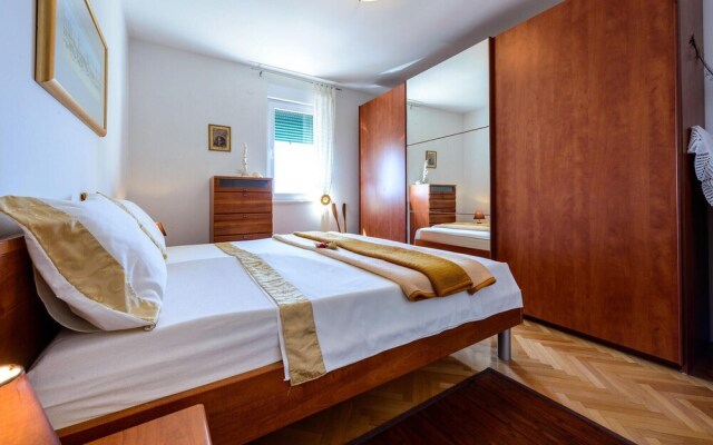 Amazing Apartment in Dubrovnik With Wifi and 2 Bedrooms