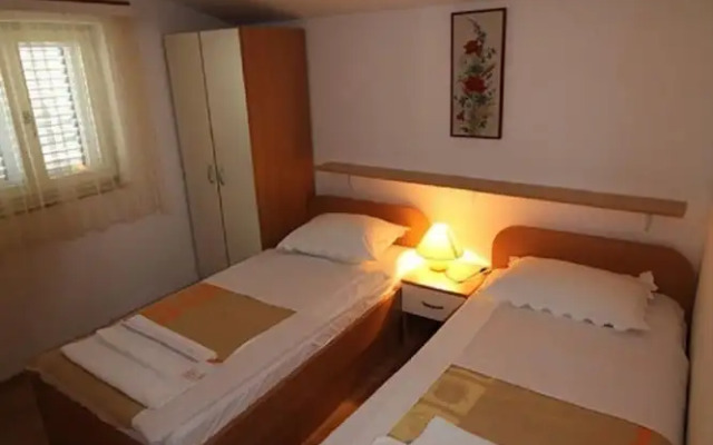 Anna - Great Location & Family Friendly - A1