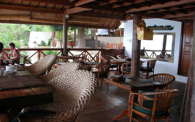 Coconuts Beach Resort