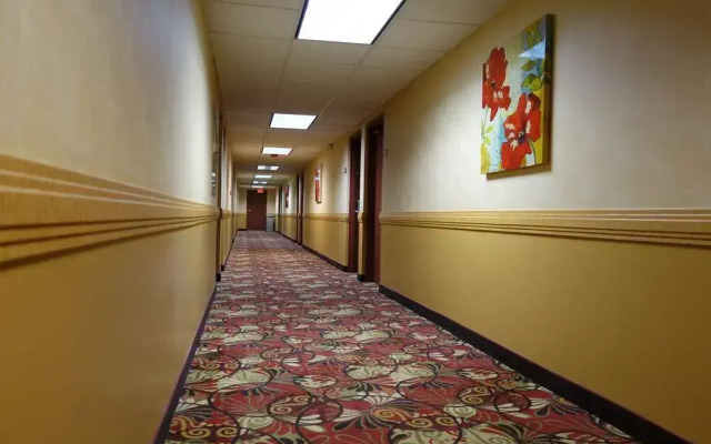 Ramada Sacramento